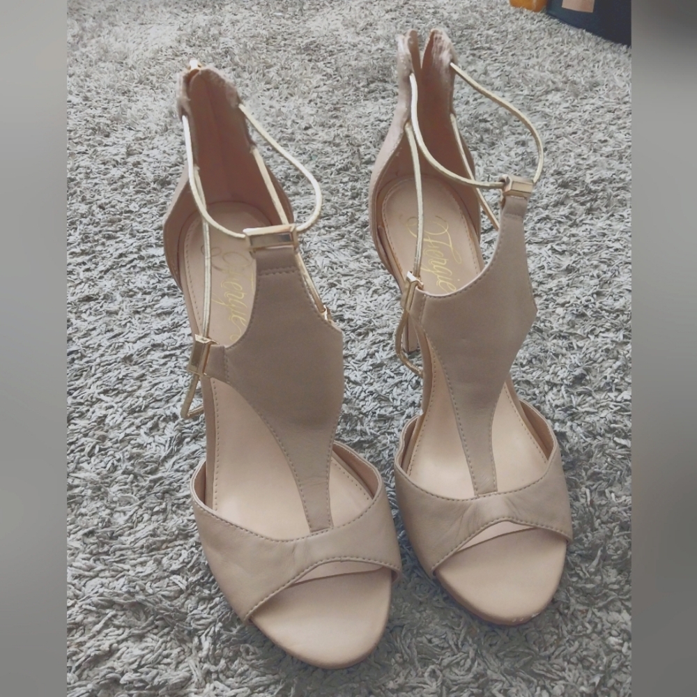 Fergie Raegan Stiletto Size 10